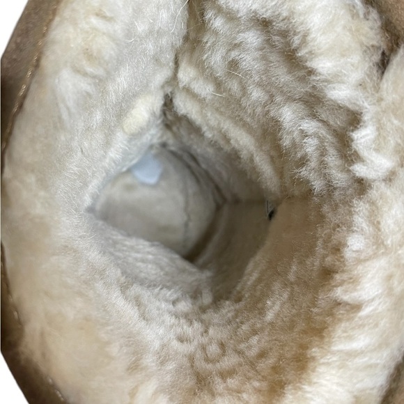 Women’s Hickory BearPaw Emma Tall Suede Boot with Sheepskin Wool Lining - Size 8 - Picture 6 of 9